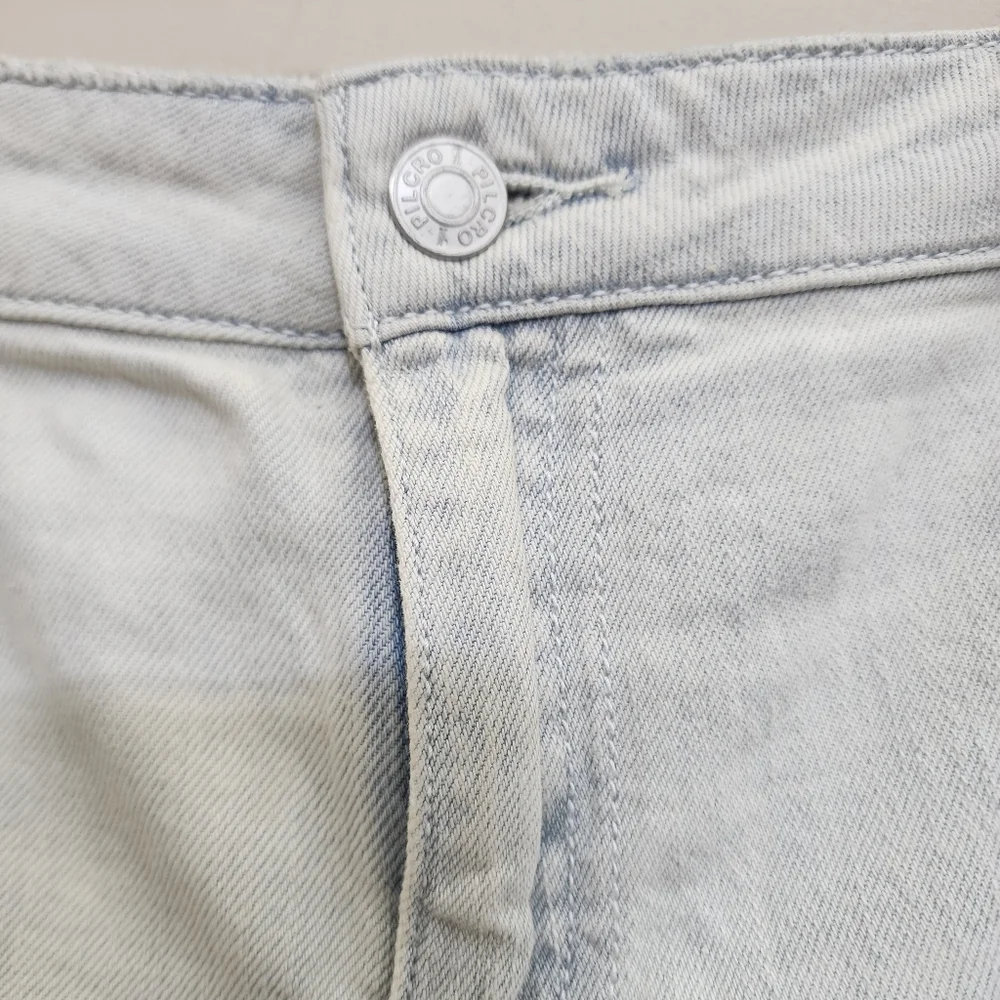 anthropologie PILCRO size 30‎ Daisy Dukes Shortie Denim Shorts Frayed Light Wash